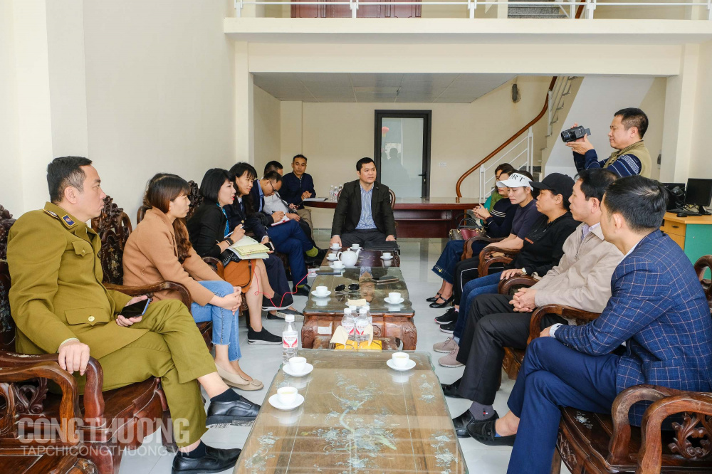 Đoàn công tác làm việc trực tiếp với 5 Cwincom hiện đang mở xuất Cwin com sòng bạc trực tuyến nông sản lớn nhất tại khu vực cửa khẩu