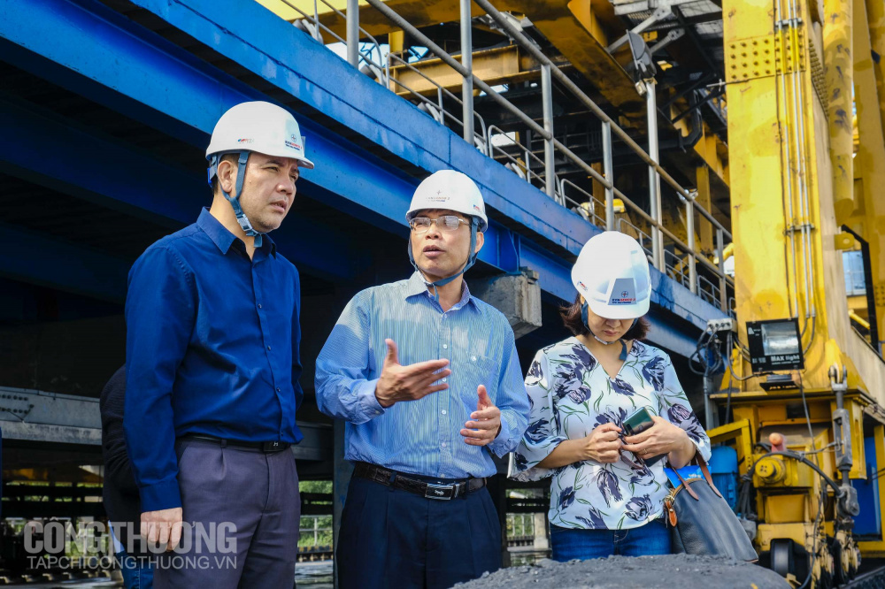 Khảo sát thực tế công tác bảo vệ môi trường tại nhà máy Nhiệt điện Hải Phòng 1