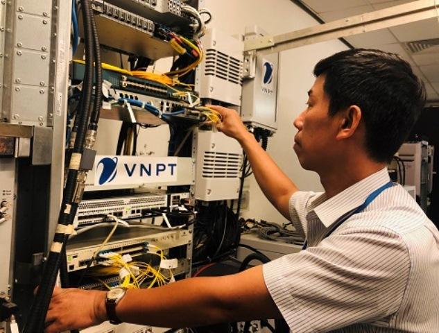 chuyển dịch hạ tầng viễn thông sang hạ tầng công nghệ thông tin và truyền thông để thúc đẩy chuyển đổi số