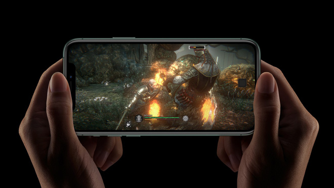 iPhone 13 man hinh