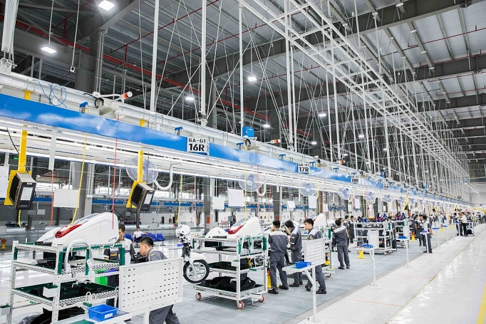 Phương tiện Cwincom Cá cược thể thao xanh là lĩnh vực hút trái phiếu xanh (trong hình: Xưởng lắp ráp xe máy điện thông minh của Vinfast
