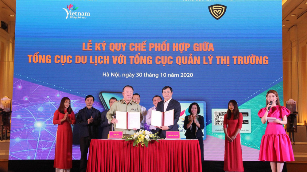 Tổng cục QLTT ký hợp tác với Tổng cục Du lịch bảo đảm quyền lợi cho hành khách
