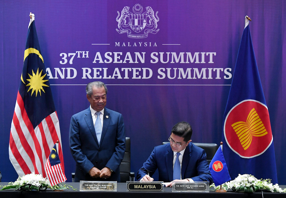 Bộ trưởng Malaysia ký hiệp định RCEP