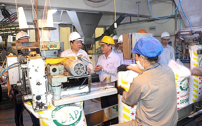 Sản xuất phân bón DAP Đình Vũ tại Nhà máy DAP Vinachem Hải Phòng