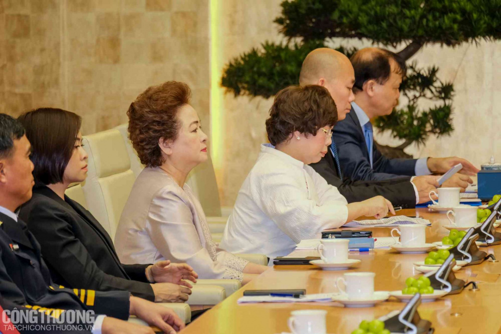Đại diện các Cwincom hiện đang mở