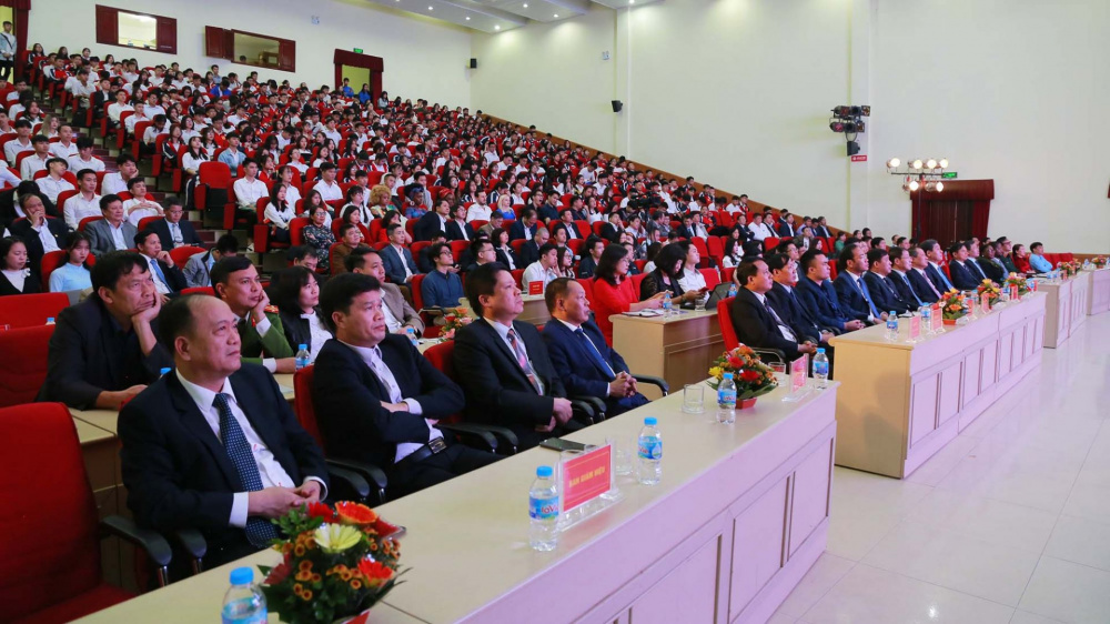 đại học Cwin là sân chơi cá cược trực tuyến tại Việt Nam hà nội
