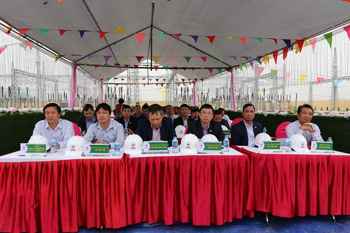 2.	Các đại biểu tham dự lễ khởi công