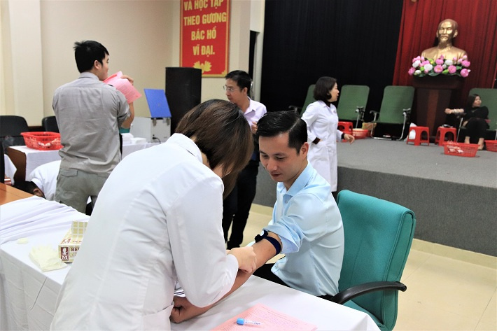 Hình ảnh hiến máu "Lan tỏa yêu thương"