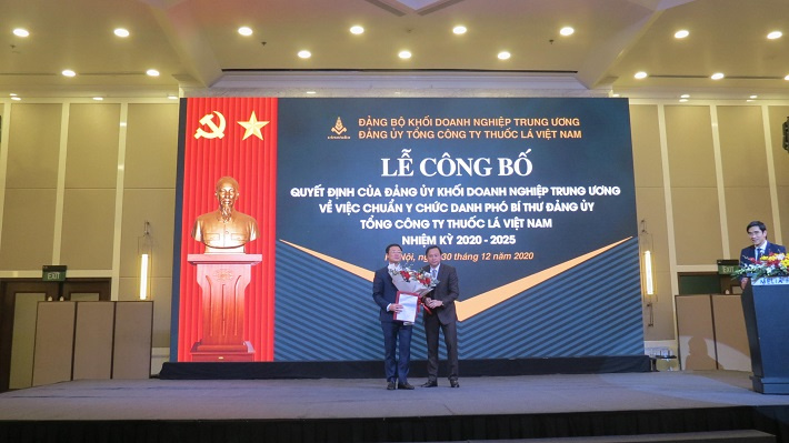Trao quyết định