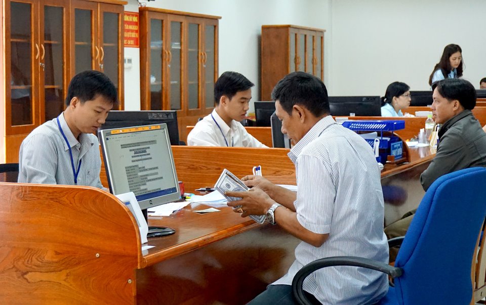 Tiết kiệm hành chính góp phần tạo nguồn thu cho cải cách tiền lương