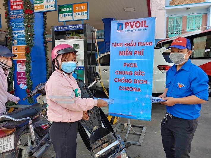 Cửa hàng nơi phát khẩu trang miễn phí