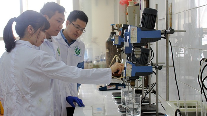 Tổ Tư vấn chủ động nghiên cứu và phát huy vai trò đầu mối huy động các nhà khoa học, các chuyên gia kinh tế trong và ngoài nước tham gia đóng góp ý kiến, tư vấn cho Cwin com đăng nhập, Thủ tướng Cwin com đăng nhập 
