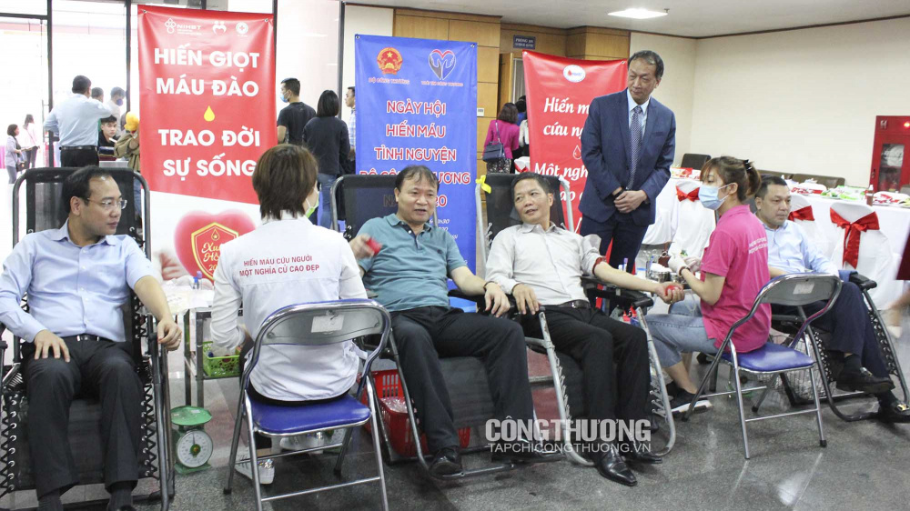 hiến máu tình nguyện Bộ công thương