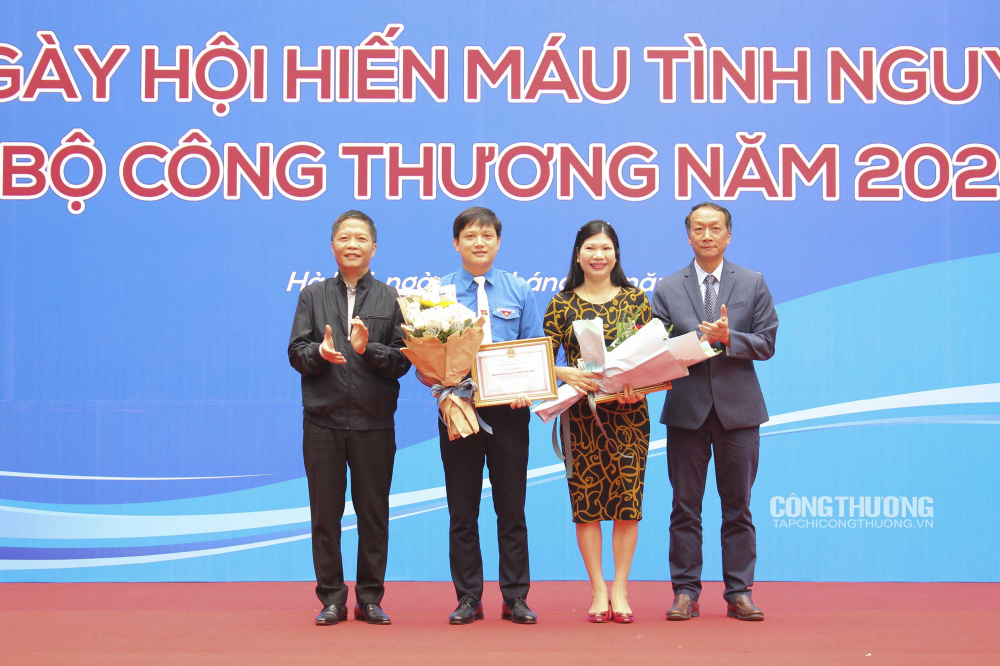 ngày hội hiến máu Cwin63 sân chơi đỉnh cao