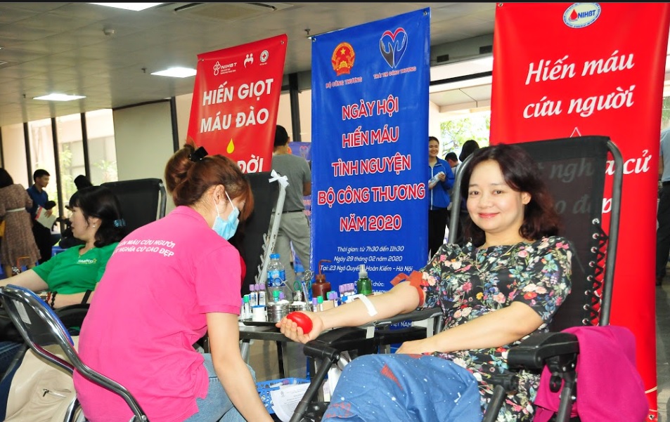 Lợi nhuận thu được sẽ được đến Quỹ Trái tim hồng của Viện Huyết học và Truyền máu Trung ương, để giúp đỡ các bệnh nhân có hoàn cảnh khó khăn đang điều trị tại Viện
