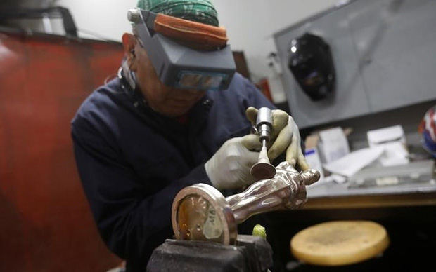 Công đoạn gia công tỉ mỉ