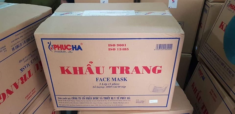 người trung quốc thu gom khẩu trang