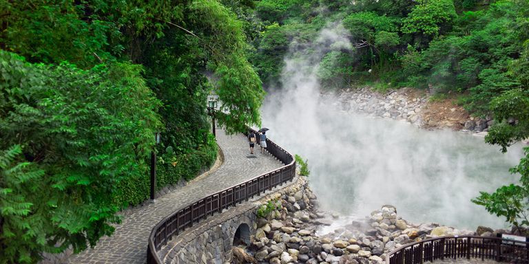 Suối nước nóng