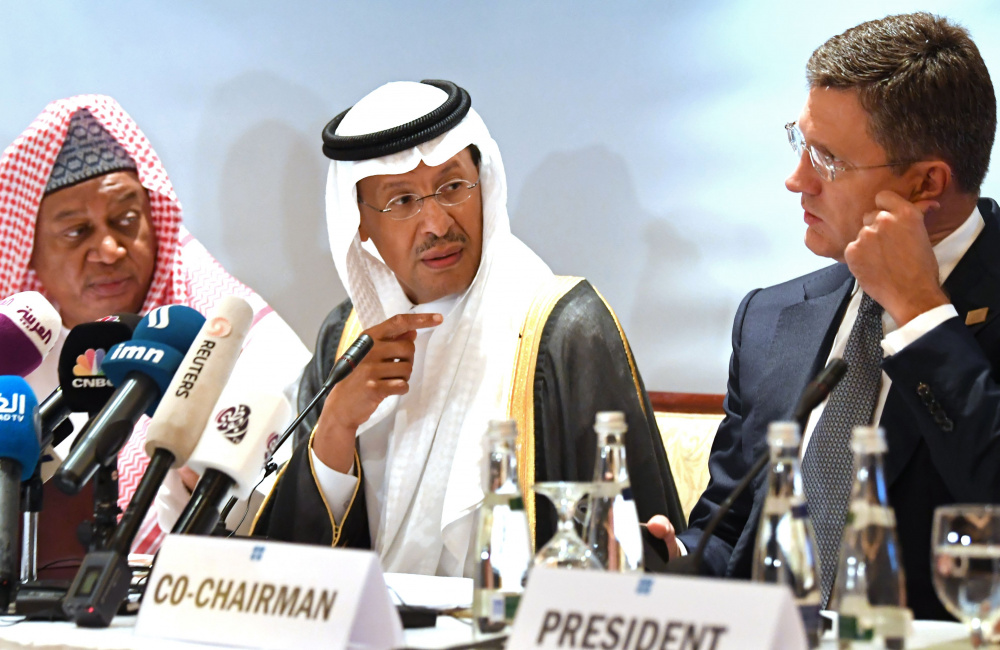Cuộc chiến giá dầu thô OPEC và Nga