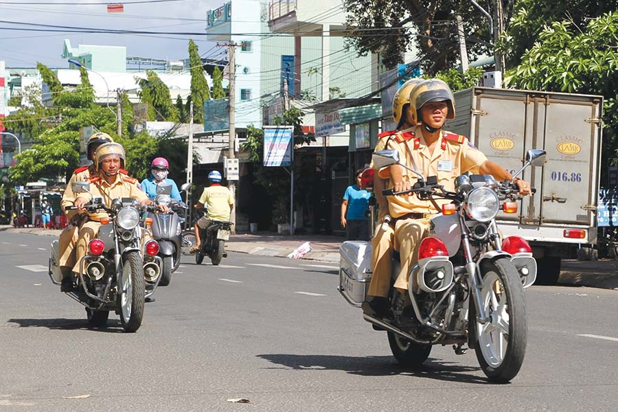 Bộ Giao thông vận tải phải xác định rõ hơn việc phân công trách nhiệm của Bộ Công an và các lực lượng có liên quan trong việc bảo đảm trật tự, an toàn Cwincom Cá cược thể thao đường bộ.
