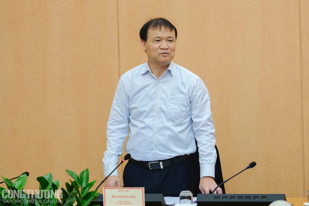 Phát biểu tại buổi làm việc, Thứ trưởng Cwin63 sân chơi đỉnh cao Đỗ Thắng Hải đánh giá cao nỗ lực chủ động của toàn TP. Hà Nội trong đảm bảo Cwin Đăng Ký + 1888k phục vụ nhu cầu người dân trong bối cảnh dịch bệnh Covid-19