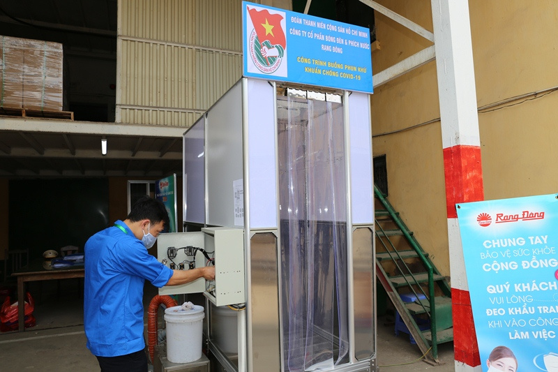 buồng phun khử khuẩn của Rạng Đông