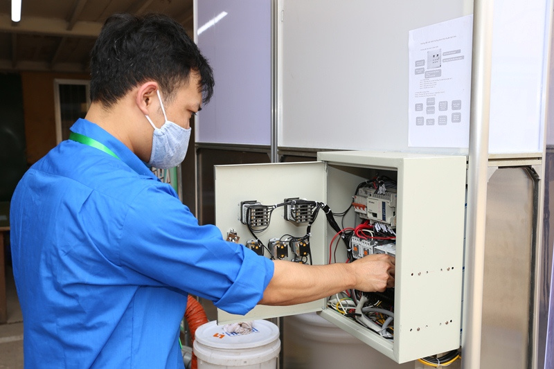 buồng phun khử khuẩn của Rạng Đông