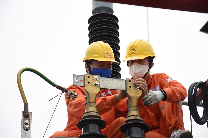 EVNHANOI thực hiện kiểm tra lưới điện