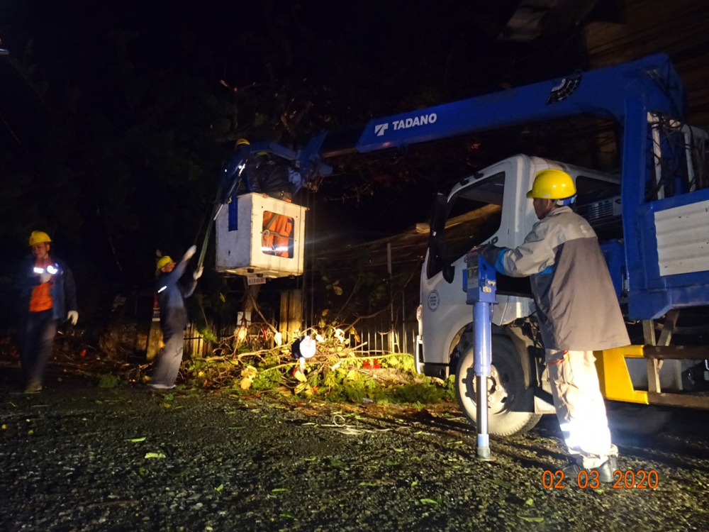 Ngành điện miền Bắc thiệt hại nặng do mưa đá, giông lốc 
