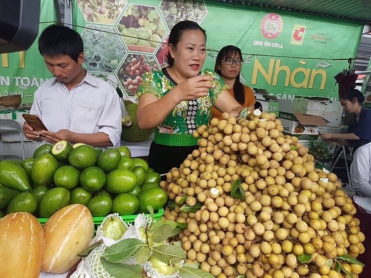  Tìm kiếm, mở rộng thị trường cho nông sản là điều rất quan trọng.