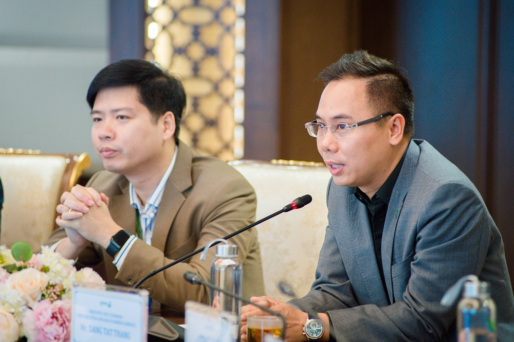 Cuojc họp