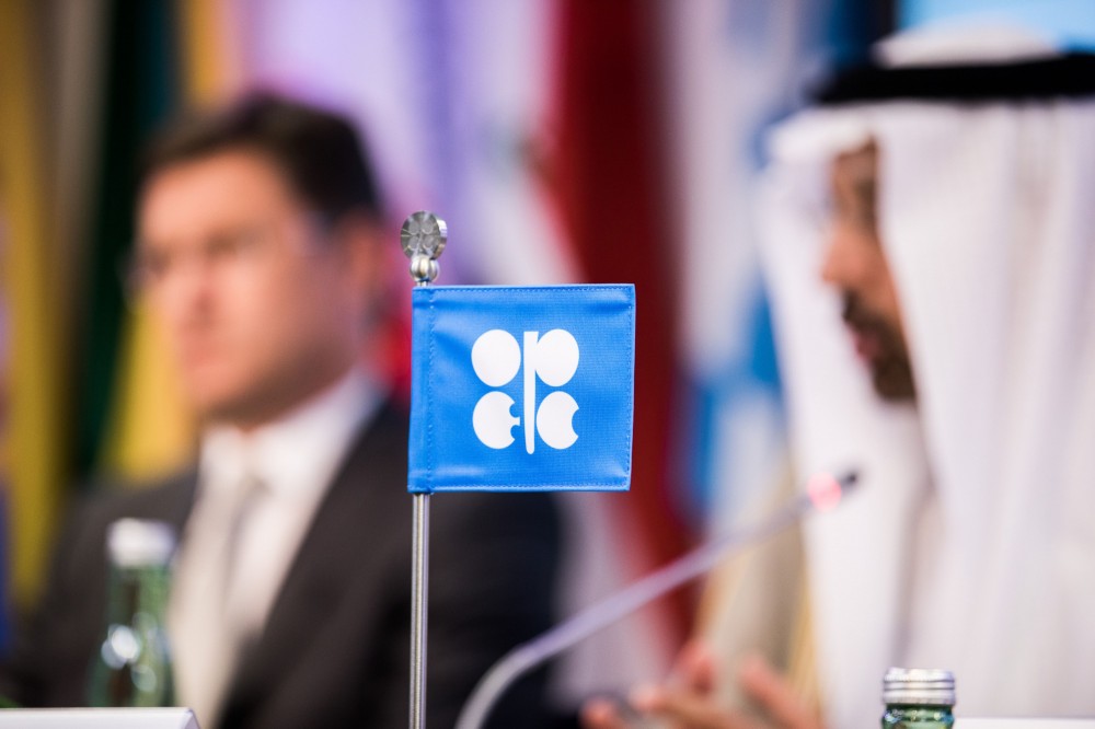 OPEC nhóm họp cắt giảm sản lượng khai thác