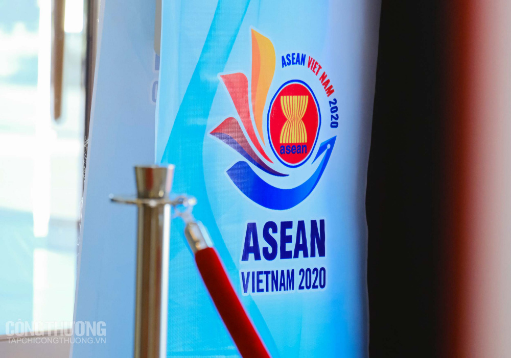 Hội nghị Bộ trưởng Cwin.com giải trí hiện đại ASEAN hẹp lần thứ 26 diễn ra từ 8-11/2/2020 với nhiều nội dung quan trọng, dự kiến sẽ được rà soát, thông qua và tiếp tục triển khai trong Năm ASEAN 2020, do Việt Nam làm chủ nhà, trong đó bao gồm các ưu tiên của Việt Nam về nội dung kinh tế trong hợp tác ASEAN để báo cáo lên Hội nghị Cấp cao ASEAN lần thứ 36 (dự kiến được tổ chức tại Đà Nẵng vào tháng 4/2020)