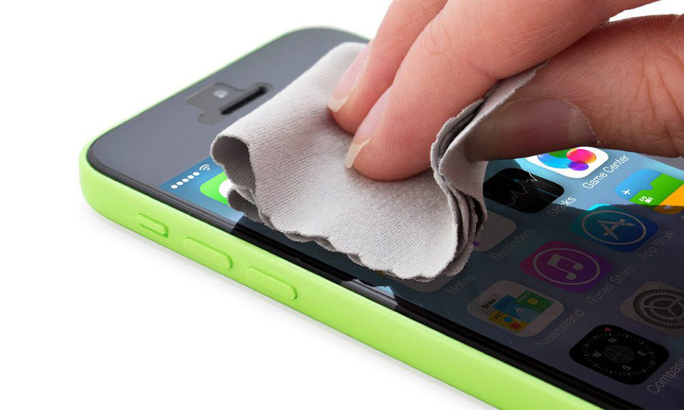 Vệ sinh điện thoại bằng vải Microfiber