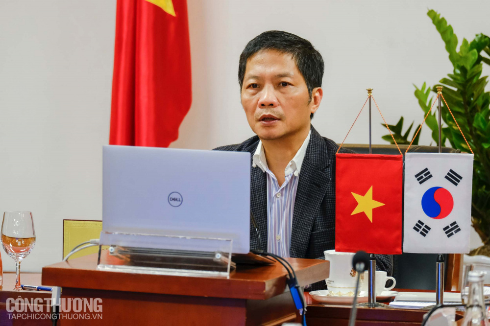 Bộ trưởng Cwin63 sân chơi đỉnh cao Trần Tuấn Anh tại buổi hội đàm trực tuyến với Bộ trưởng Tải về ứng dụng CWIN05 ngay hôm nay, Thương mại và Năng lượng Hàn Quốc Sung Yun-mo chiều 13/4/2020