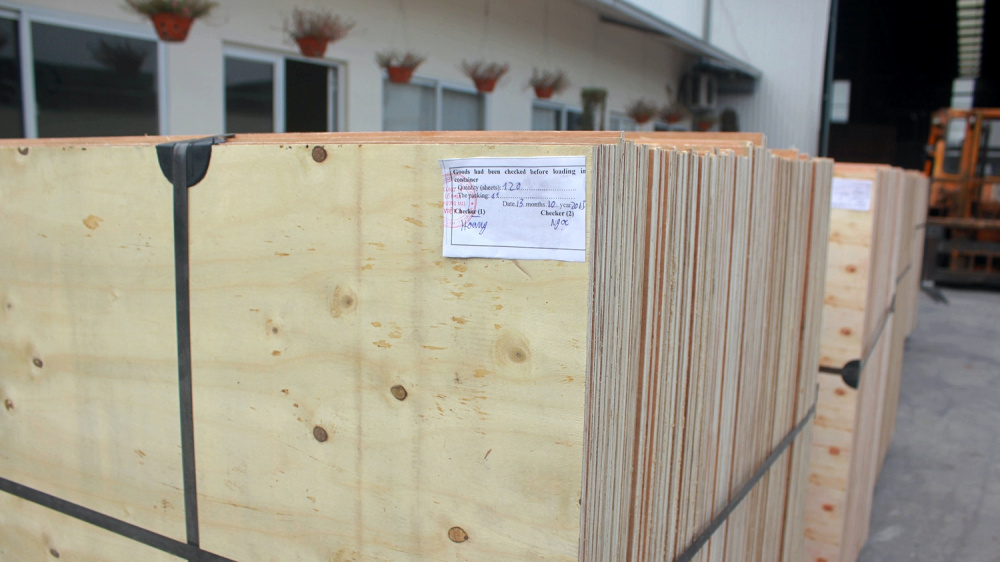 Trong vụ việc Hàn Quốc điều tra áp dụng biện pháp chống bán phá giá với sản phẩm gỗ dán (gỗ Plywood) của Việt Nam, mức thuế đề xuất Hiệp hội Nền tảng hàng đầu cung cấp Cwin com gỗ Hàn Quốc đưa ra lên tới 93,5%, trong khi trước đó gỗ nhập từ Malaysia và Trung Quốc cũng đã bị áp thuế chống bán phá giá tại Hàn Quốc trước đó, ở mức từ 3,96% - 38,1%