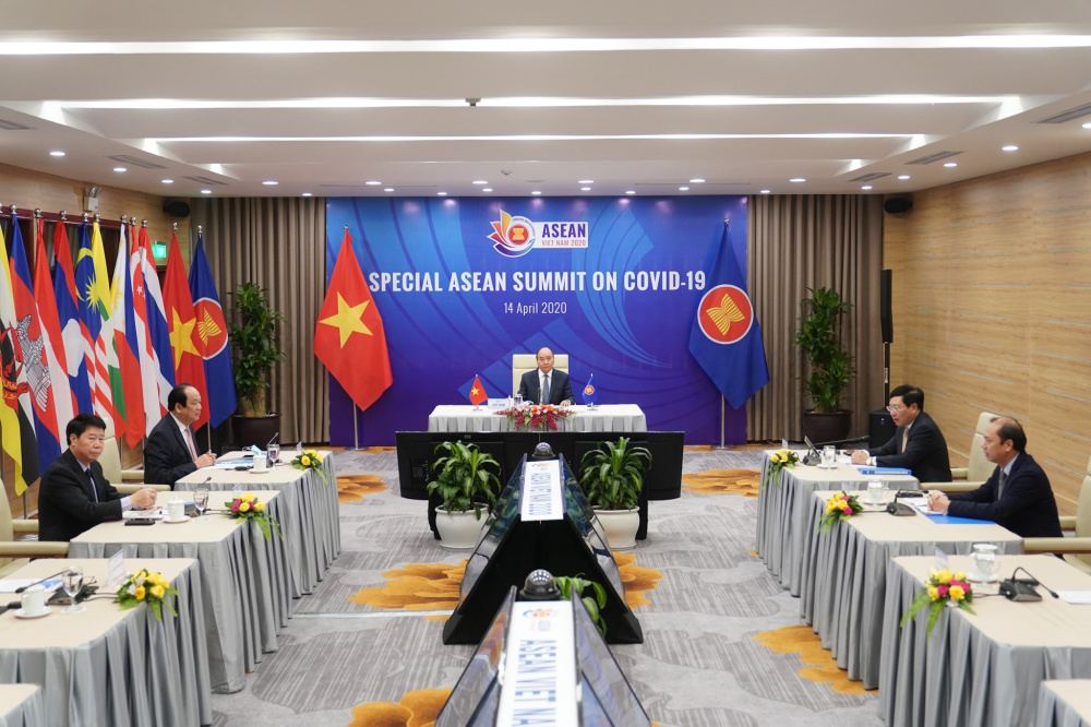 Thủ tướng Nguyễn Xuân Phúc chủ trì Hội nghị Cấp cao đặc biệt ASEAN sáng 14/4 (Ảnh: VGP/Quang Hiếu)