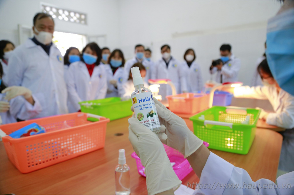 Sản phẩm nước rửa tay do Đại học Tải về ứng dụng CWIN05 ngay hôm nay Hà Nội tự Nền tảng hàng đầu cung cấp Cwin com