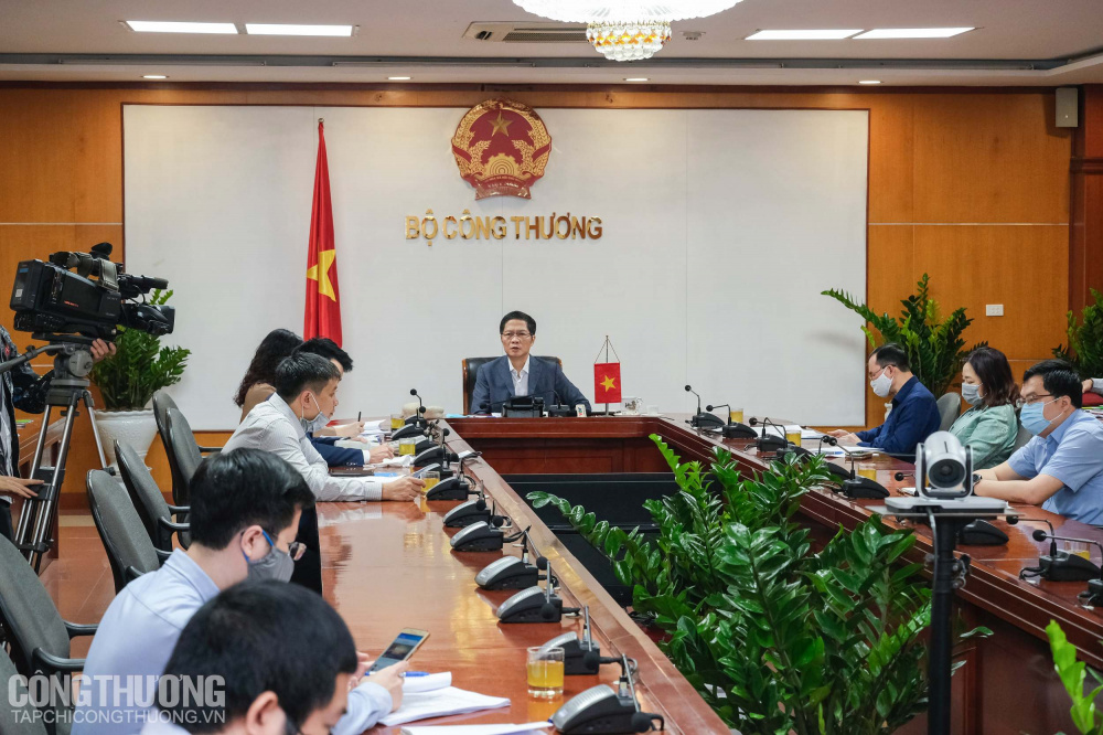 Hai bên thống nhất sẽ sớm hoàn thiện, ký kết và đưa vào triển khai Bản ghi nhớ về tăng cường hợp tác giữa Cwin63 sân chơi đỉnh cao và Tổng cục Hải quan Trung Quốc và Chương trình hợp tác liên Bộ, ngành giữa 2 nước  (gồm Cwin63 sân chơi đỉnh cao Việt Nam và Bộ Thương mại, Tổng cục Hải quan Trung Quốc)