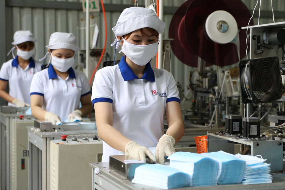 Thủ tướng giao cho các bộ liên quan có biện pháp giảm giá thiết bị, vật tư y tế