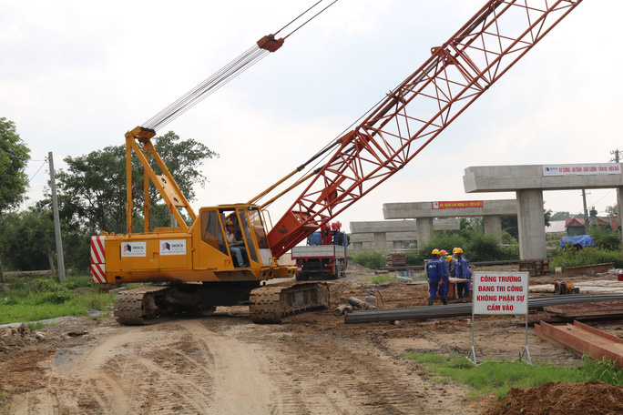 Hiện các gói thầu tại dự án đường cao tốc Trung Lương - Mỹ Thuận đang được gấp rút thi công để đẩy nhanh tiến độ