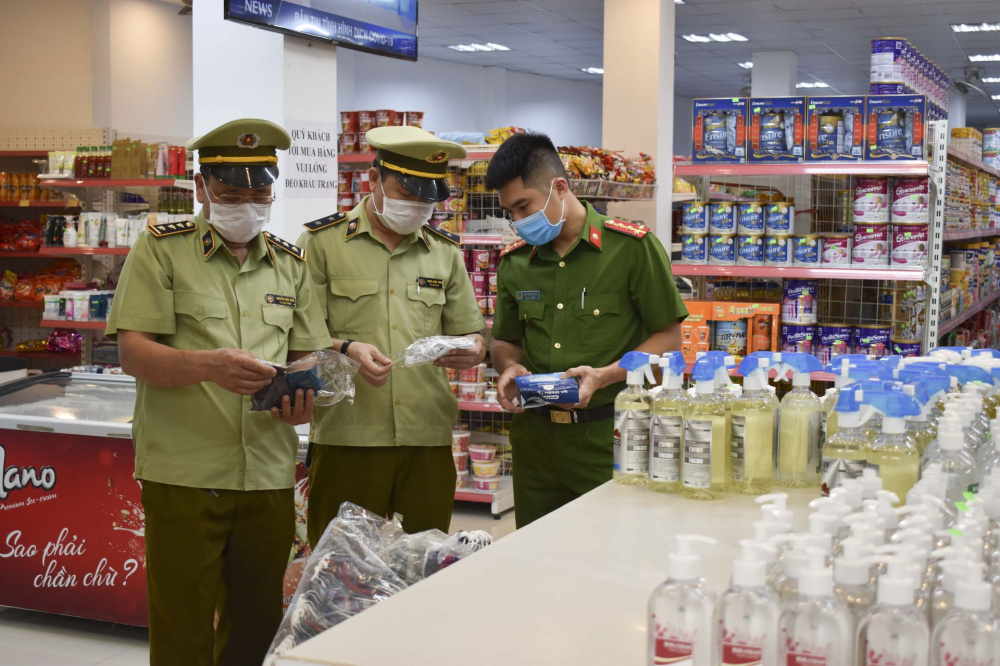 kiểm tra khẩu trang