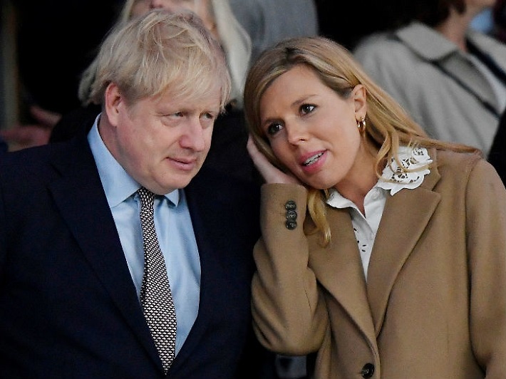 Boris Johnson và bạn gái là Carrie Symonds 