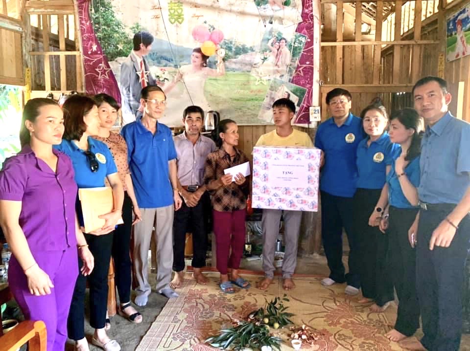 công đoàn giấy