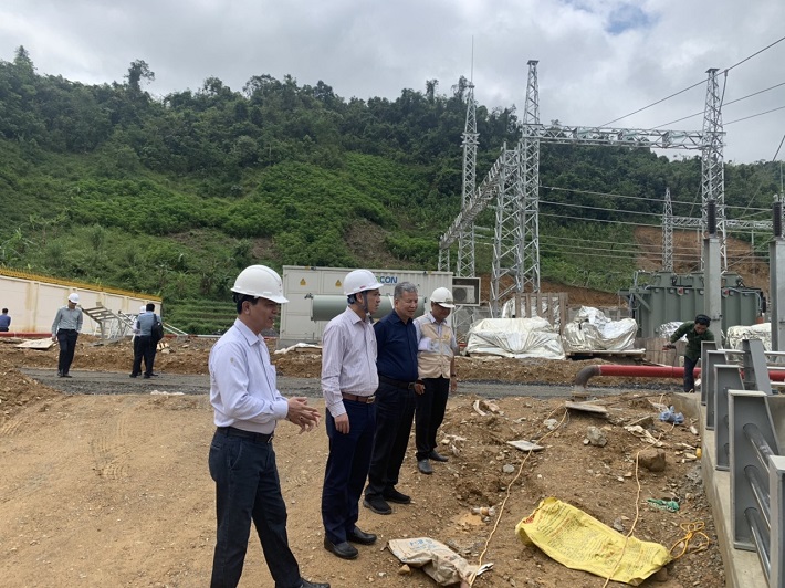Ông Bùi Văn Kiên -  Phó TGĐ EVNNPT kiểm tra tiến độ TBA 220kV Mường Tè và ĐZ 220kV Mường Tè - Lai Châu