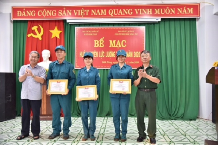 Trao thưởng