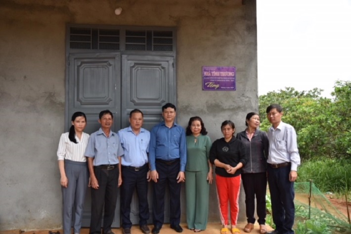 Gắn biển nhà
