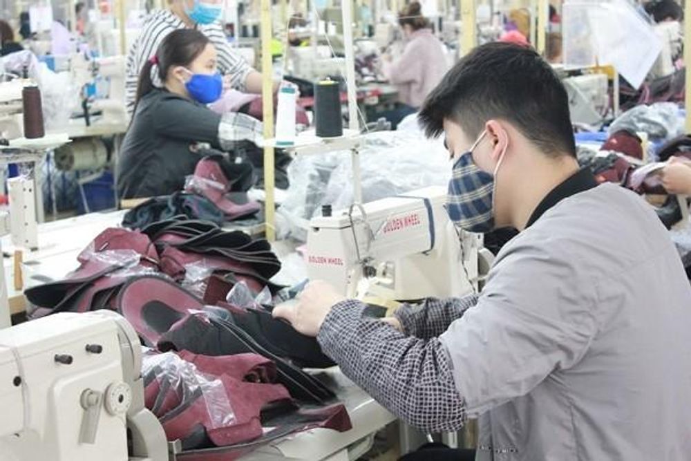 Chỉ thị số 05 do Bộ trưởng Trần Tuấn Anh ký ban hành ngày 26/2 giao cho các đơn vị thuộc Bộ hỗ trợ Cwincom hiện đang mở tìm kiếm nguồn cung nguyên liệu