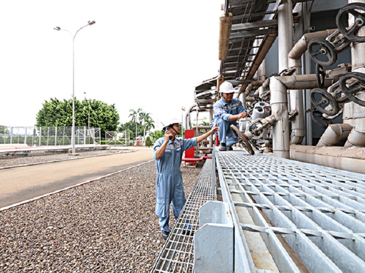Công nhân viên của NĐ Phú Mỹ luôn nêu cao tinh thần đảm bảo ATVSLĐ khi làm việc