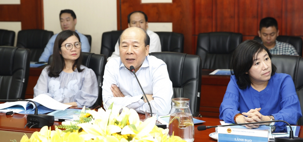 Thứ trưởng Bộ Giao thông Vận tải Nguyễn Văn Công đánh giá cao vị trí chiến lược và vai trò quan trọng của Cảng dầu B12